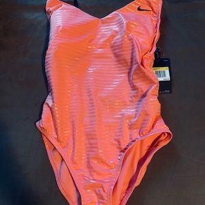 NWT Nike Women’s One Piece Swimsuit